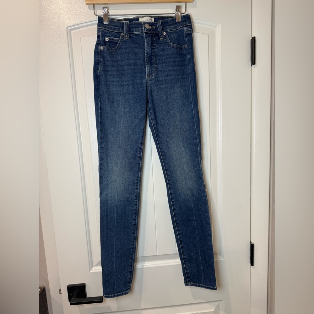 Universal Thread high rise skinny jeans size 4